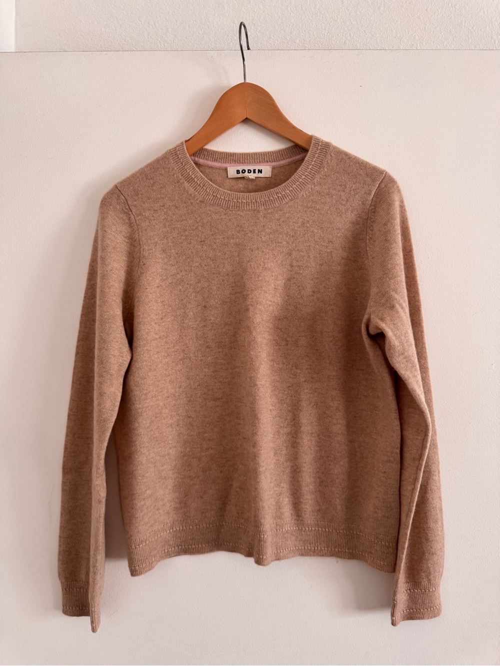 Boden Cashmere Crewneck Sweater in Chinchilla